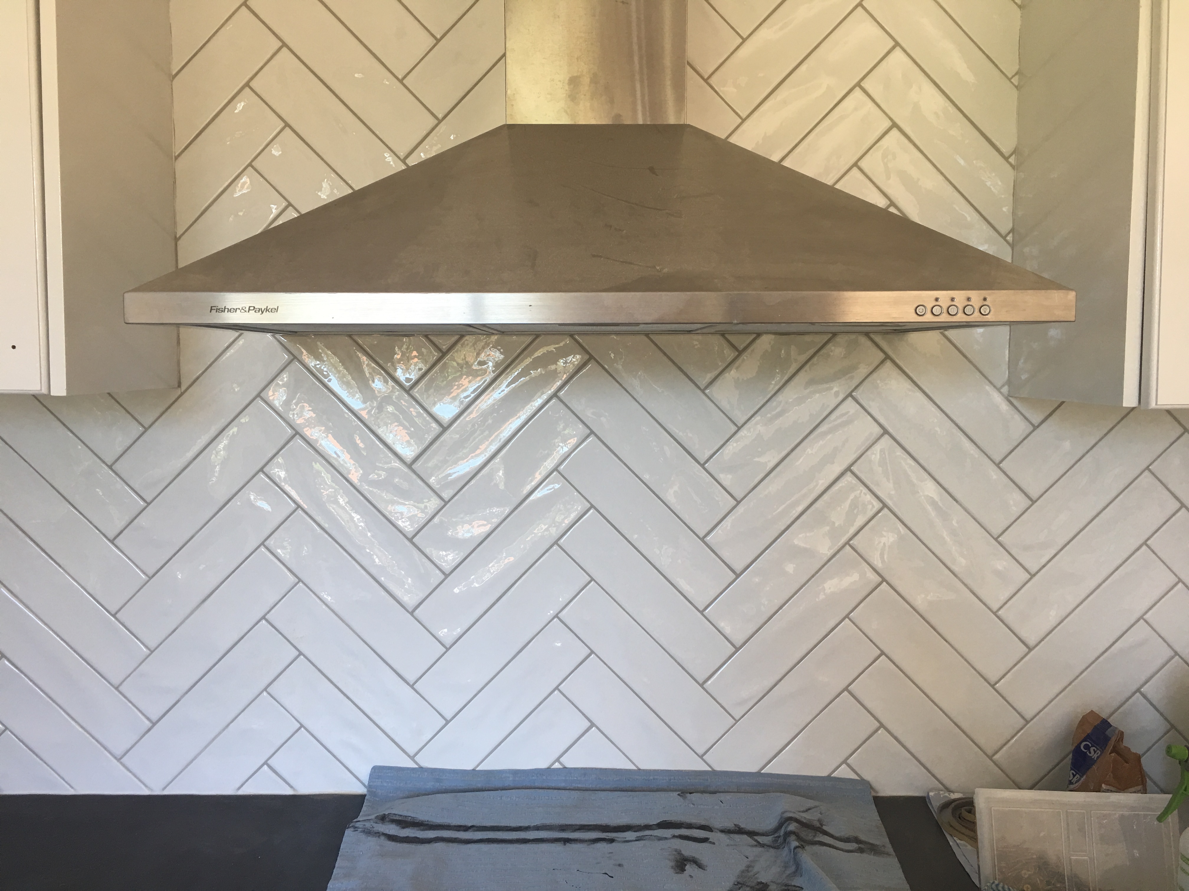 Light Grey Tiles With Grey Grout / Mixin' Mom: DIY Kitchen Re-Do with